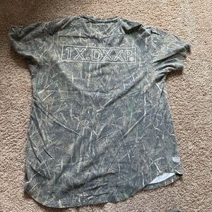 10.Deep Green and Brown Short Sleeve Tee